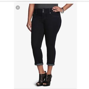 SOLD🎉Torrid cropped Jegging Dark wash